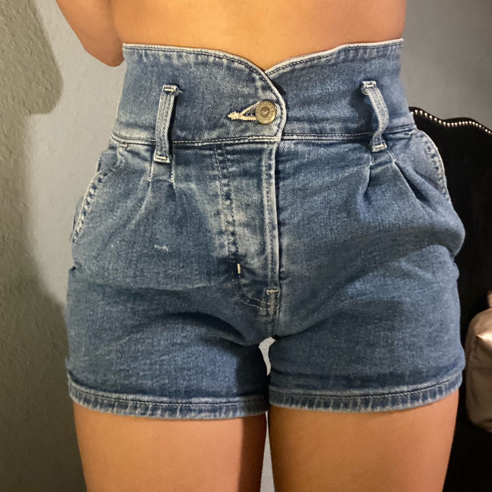 Hollister shorts size 00